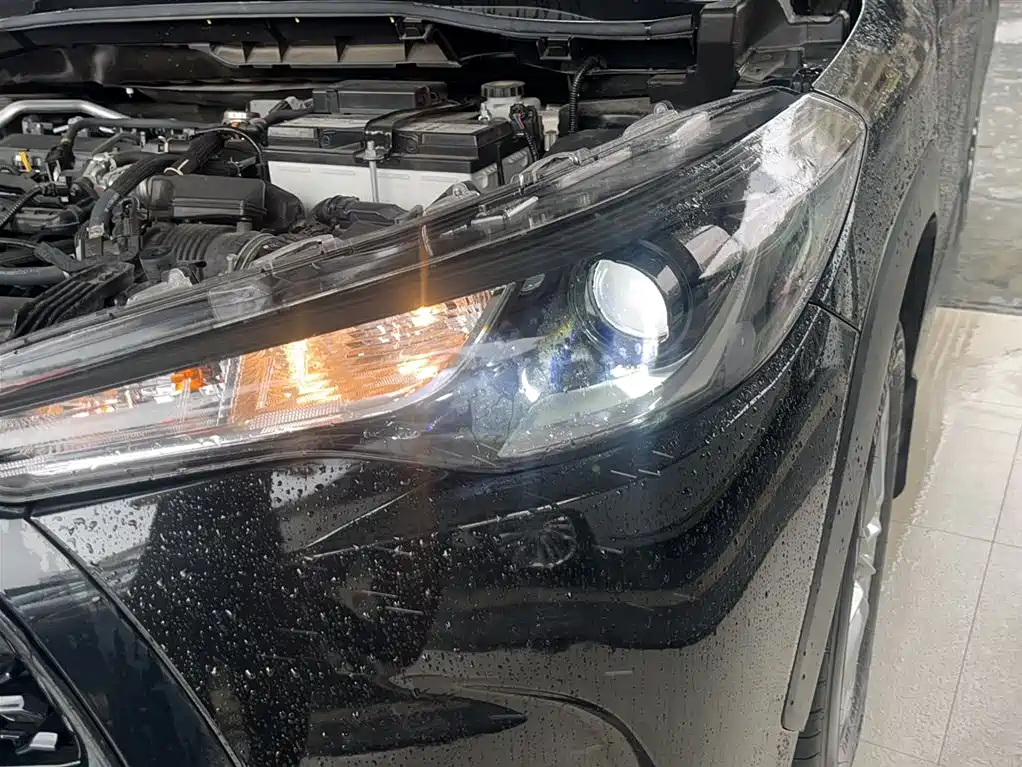 Toyota Corolla Cross 2024 Model 2.0L Pioneer Edition фото 3