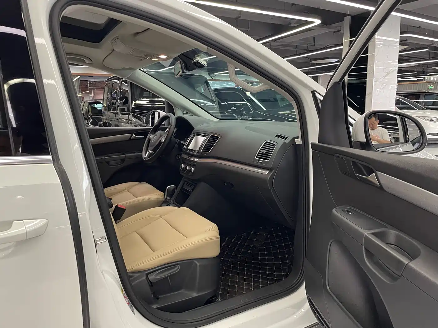 Volkswagen Sharan 2013 1.8TSI Standard фото 8