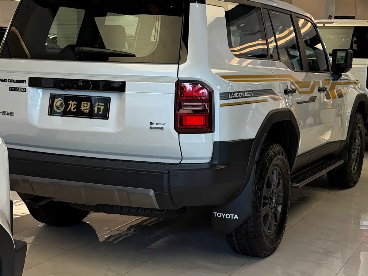 Toyota Prado фото 8