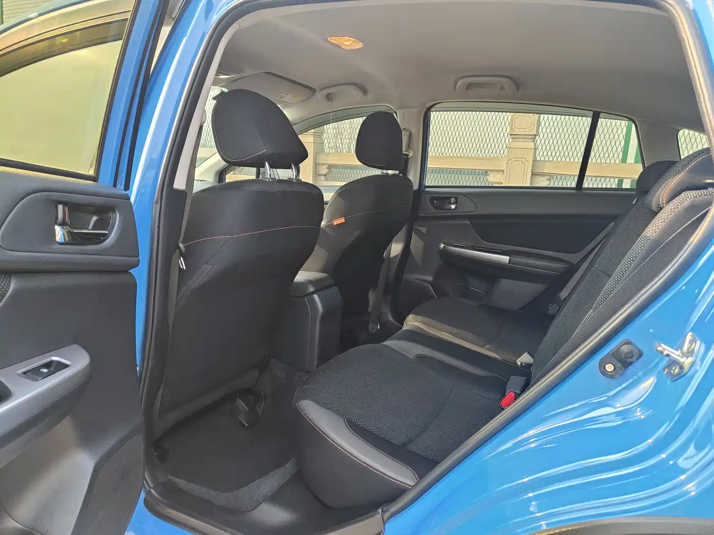 Subaru XV 2016 Model 2.0i Progressive Edition фото 9