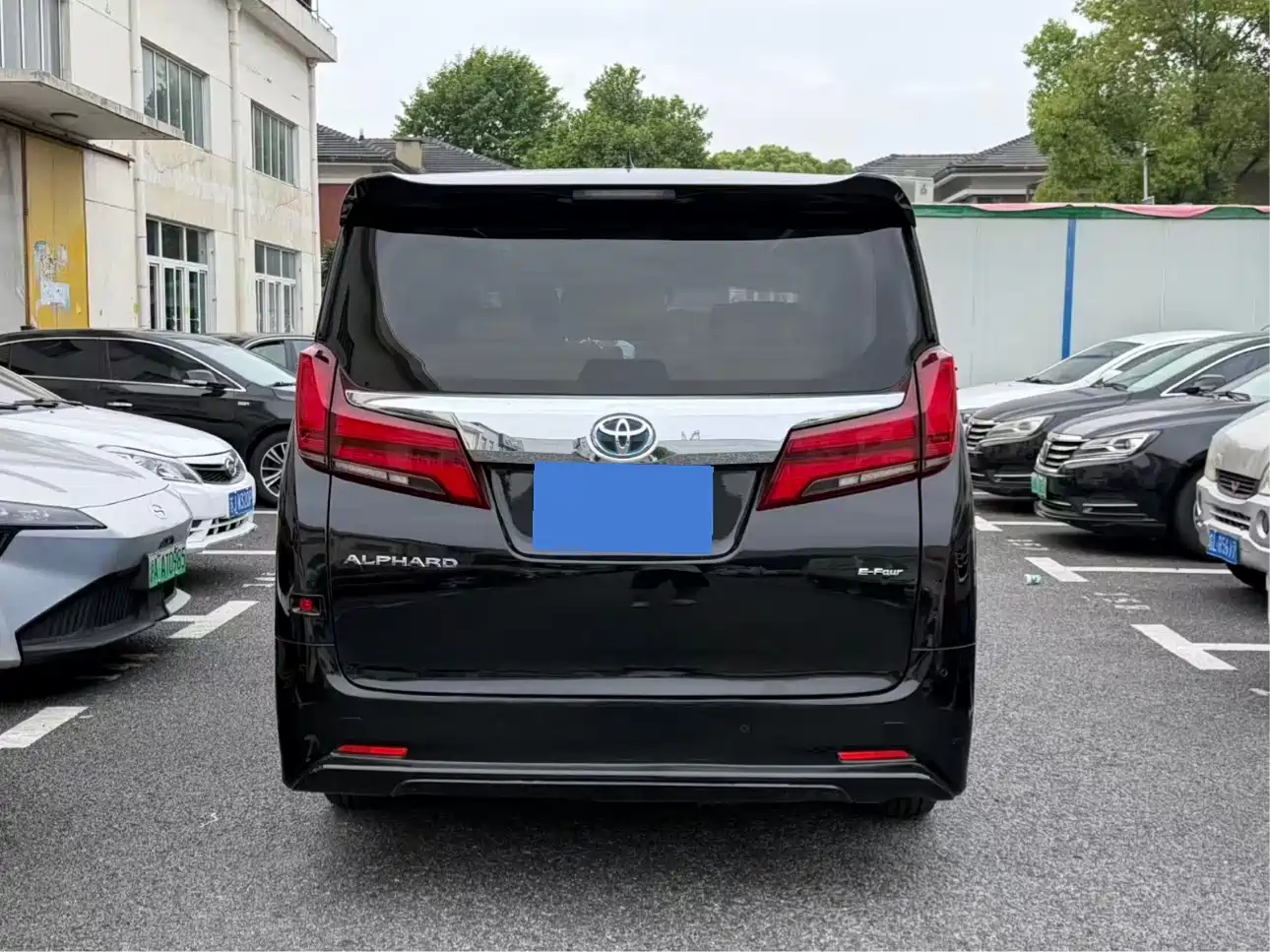 Toyota Alphard 2021 Hybrid 2.5L Luxury фото 13