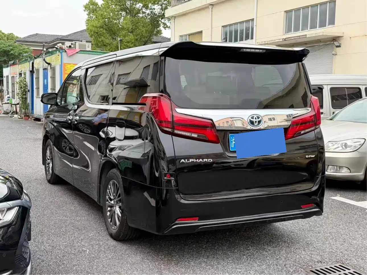 Toyota Alphard 2021 Hybrid 2.5L Luxury фото 12