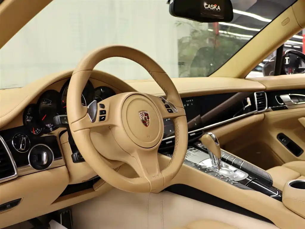 Porsche Panamera 2014 Panamera 4 3.0T фото 9
