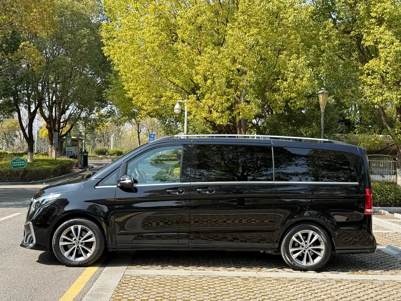 MERCEDES-BENZ V CLASS