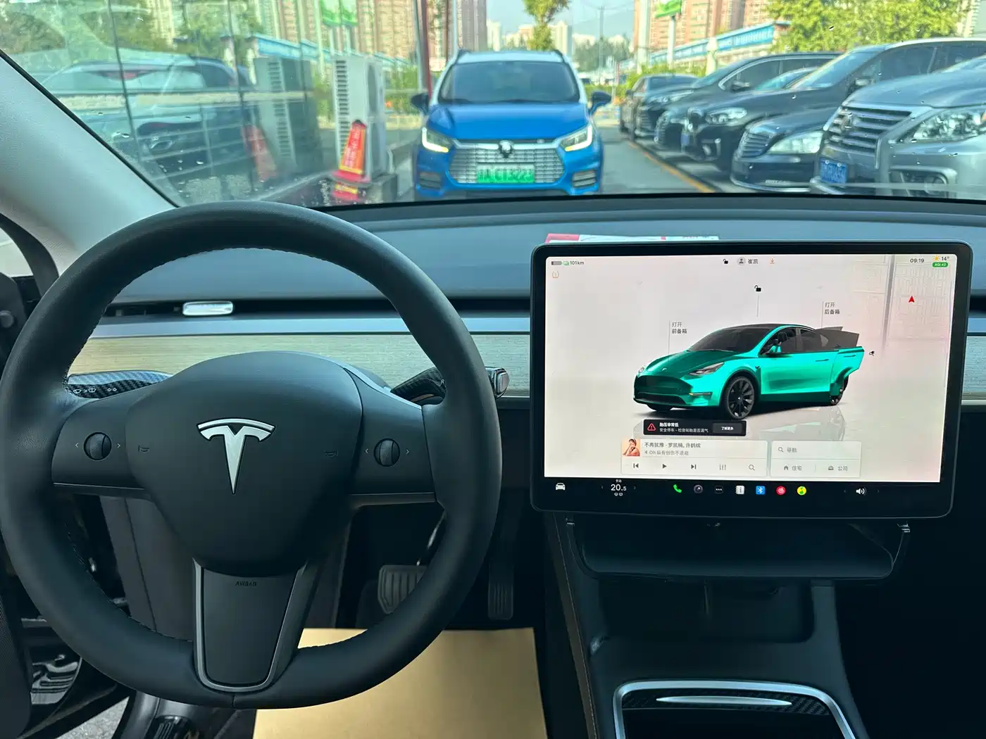 TESLA MODEL Y