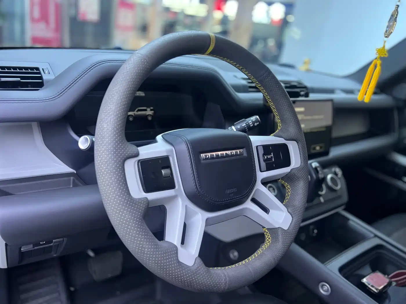 Land Rover Defender 2022 110 P400 X-DYNAMIC HSE фото 5