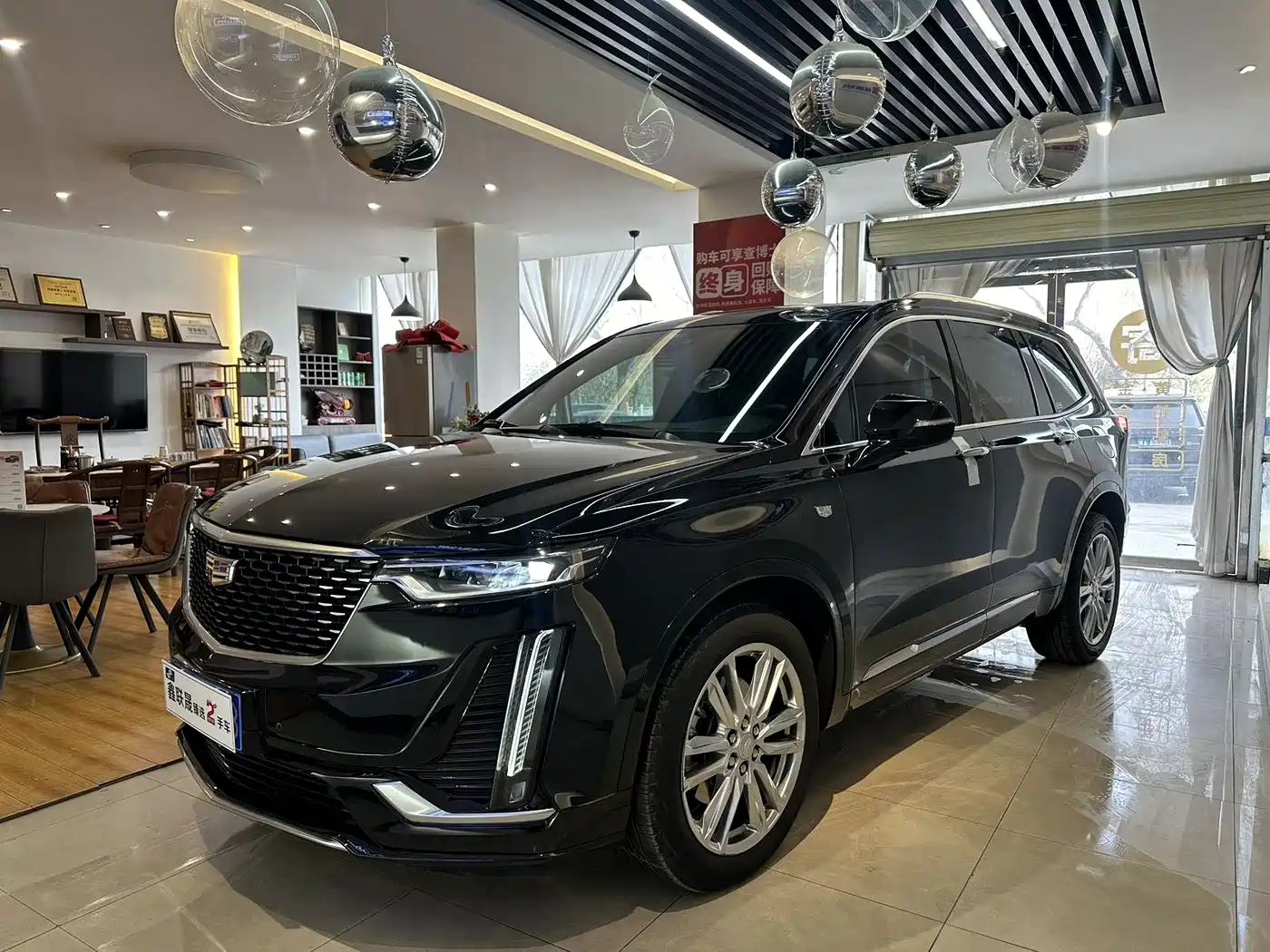 CADILLAC XT6