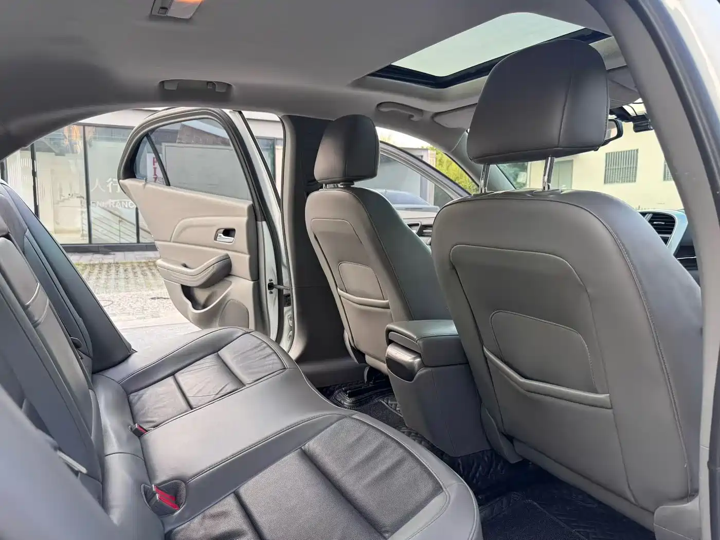 Chevrolet Malibu 2013 2.0L Automatic Luxury Edition фото 9