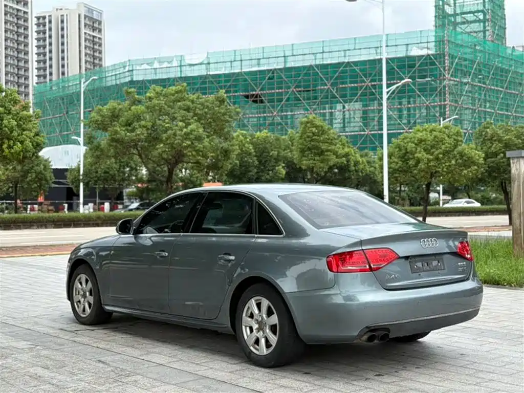 Audi A4L 2011 2.0 TFSI Luxury фото 7