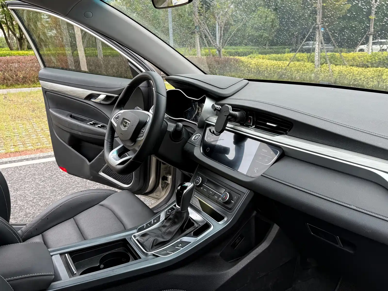 Photo 10 - Geely Emgrand