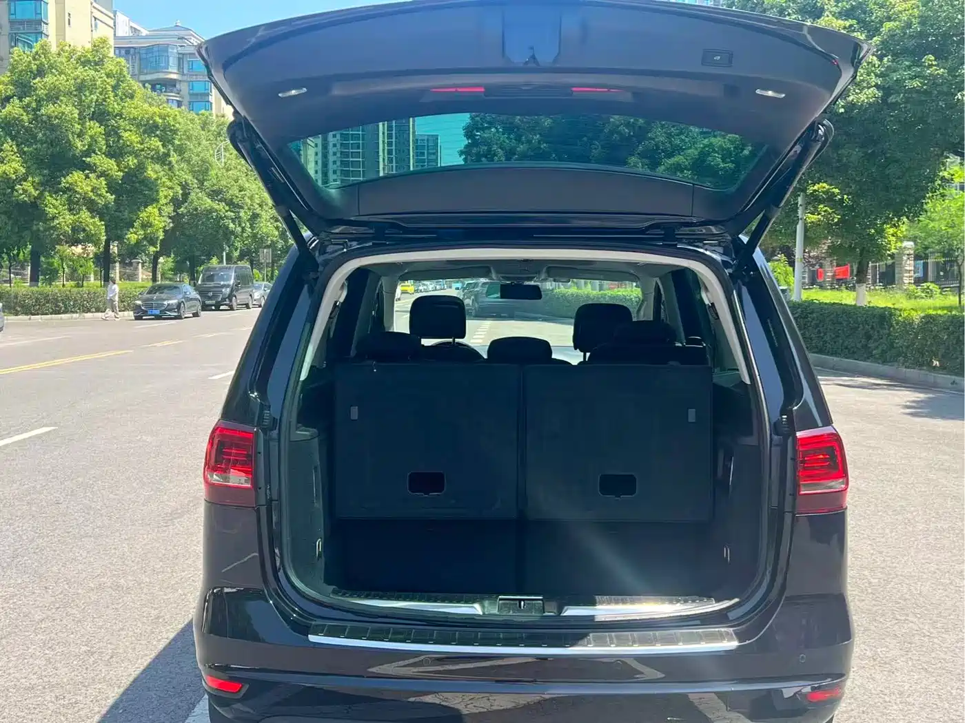 Volkswagen Sharan 2018 380TSI Premium 7-Seater фото 15