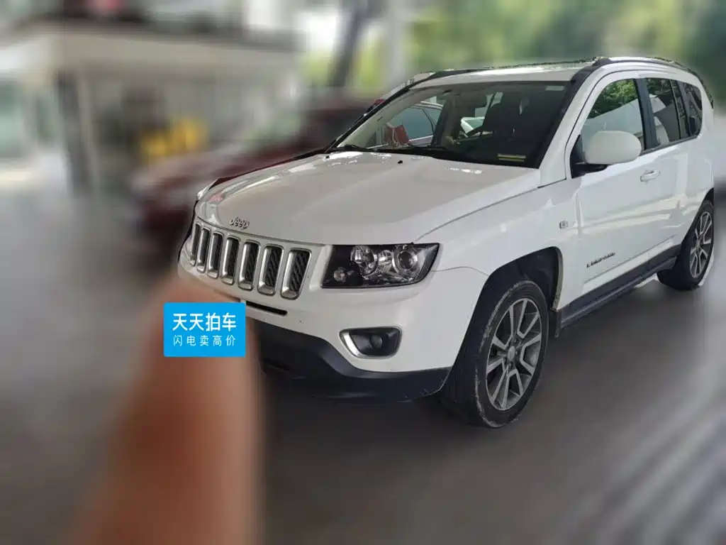 Jeep Compass (Import) 2015 2014 Facelift 2.4L 4WD Luxury Navigation Edition