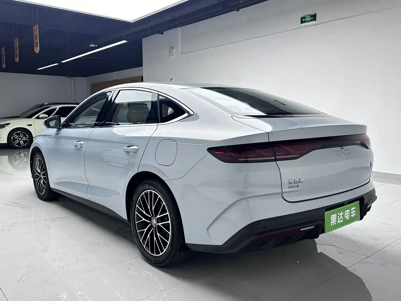 BYD Qin L 2024 2024 DM-i 120KM Excellence Model