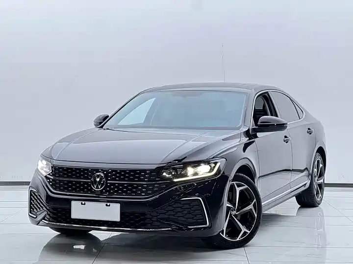 Volkswagen Passat 2023 Facelift 330TSI Starlight Elite Edition