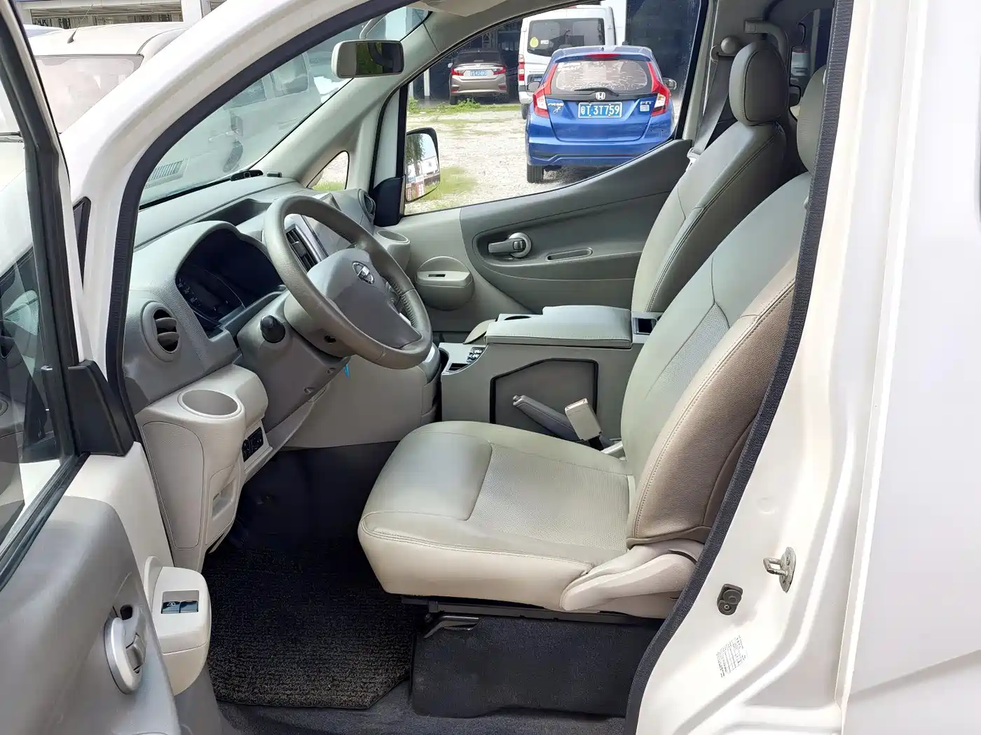 Nissan NV200 2016 2016 Facelift 1.6L CVT Luxury