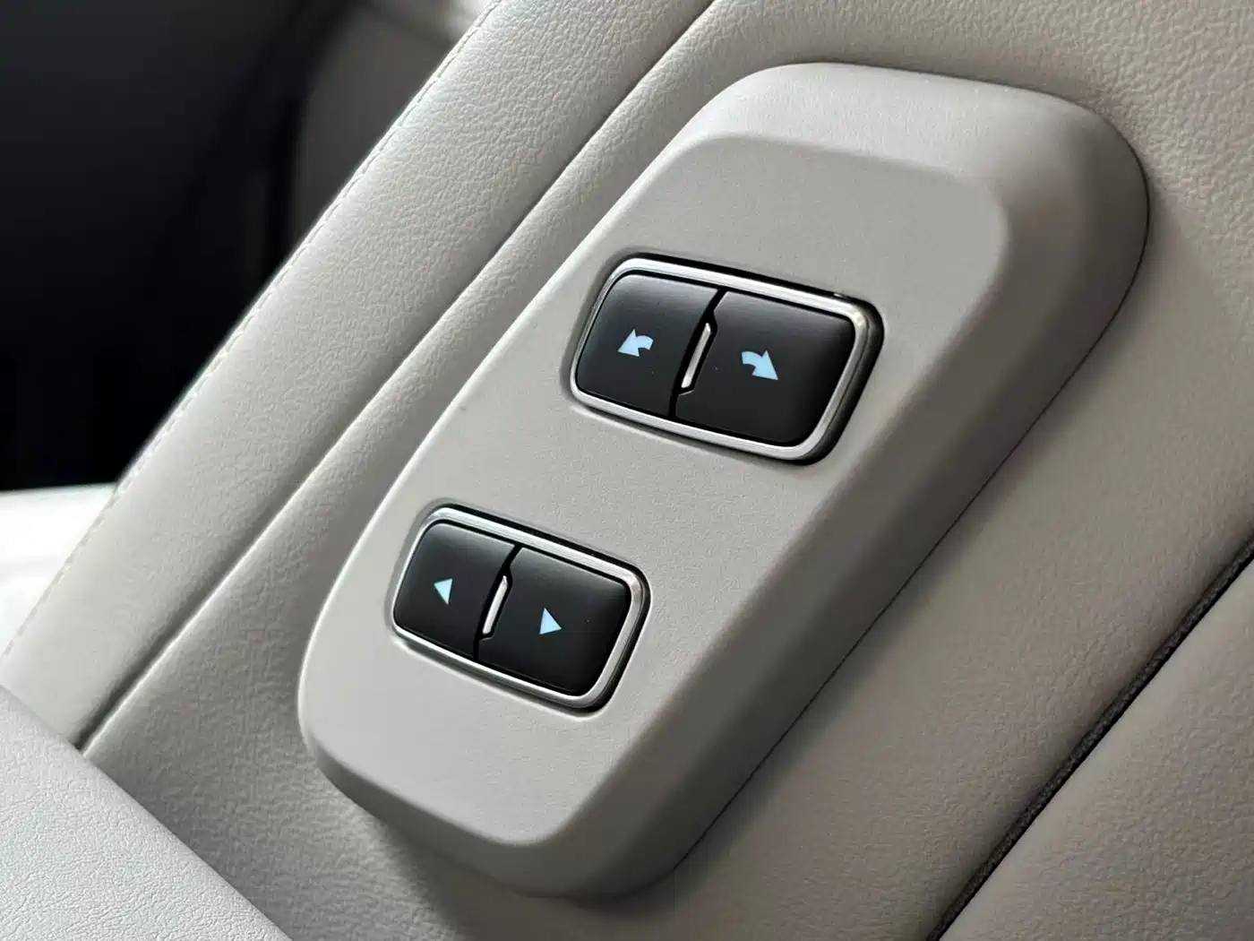 Photo 10 - Ford Edge