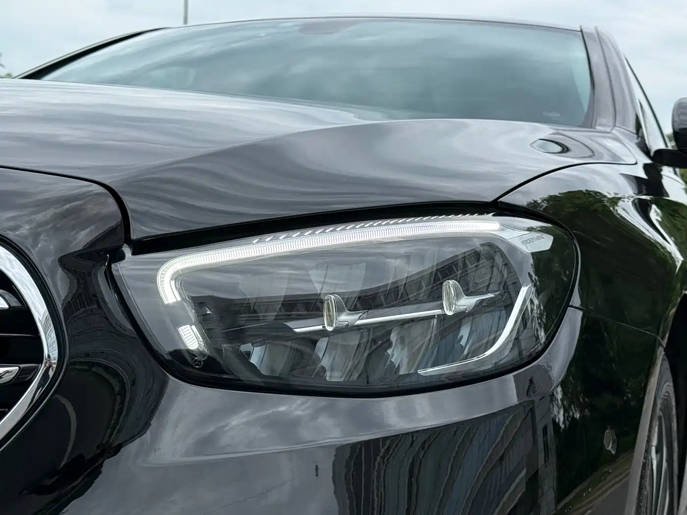 Mercedes-Benz E-Class New Energy 2022 Facelift III E 350 e L Plug-in Hybrid Sports Sedan фото 4