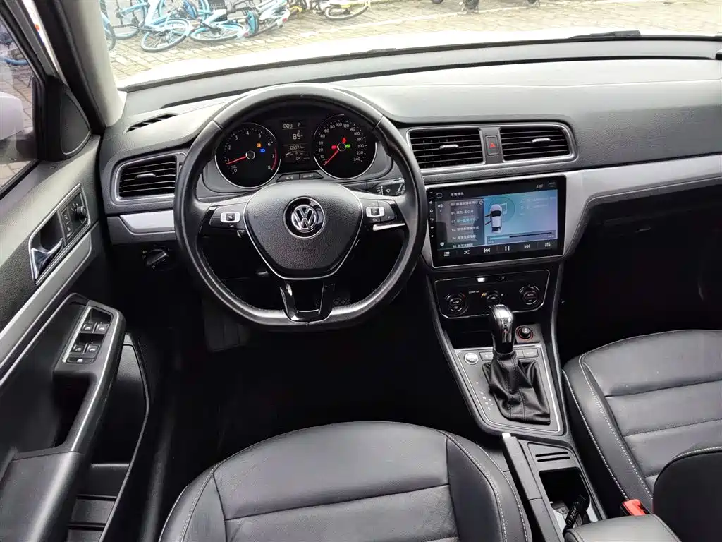 Volkswagen Lavida Tour 2017 230TSI DSG Comfort Edition фото 11