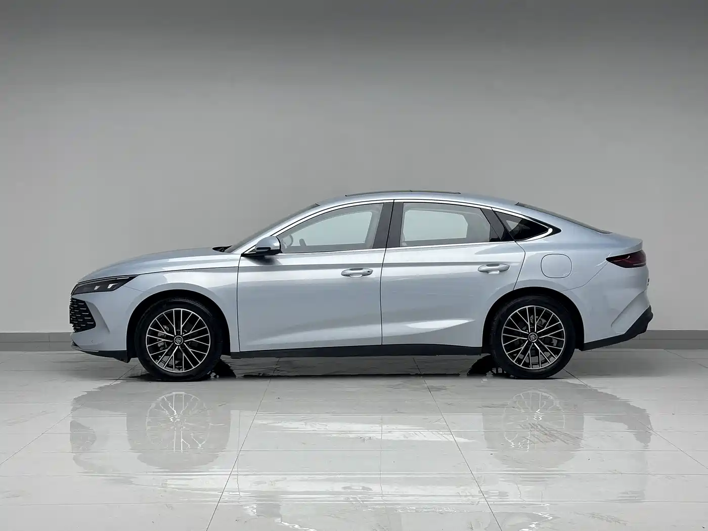 BYD Qin L 2024 2024 DM-i 120KM Excellence Model