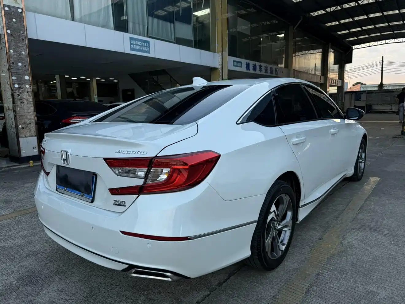 Photo 5 - Honda Accord