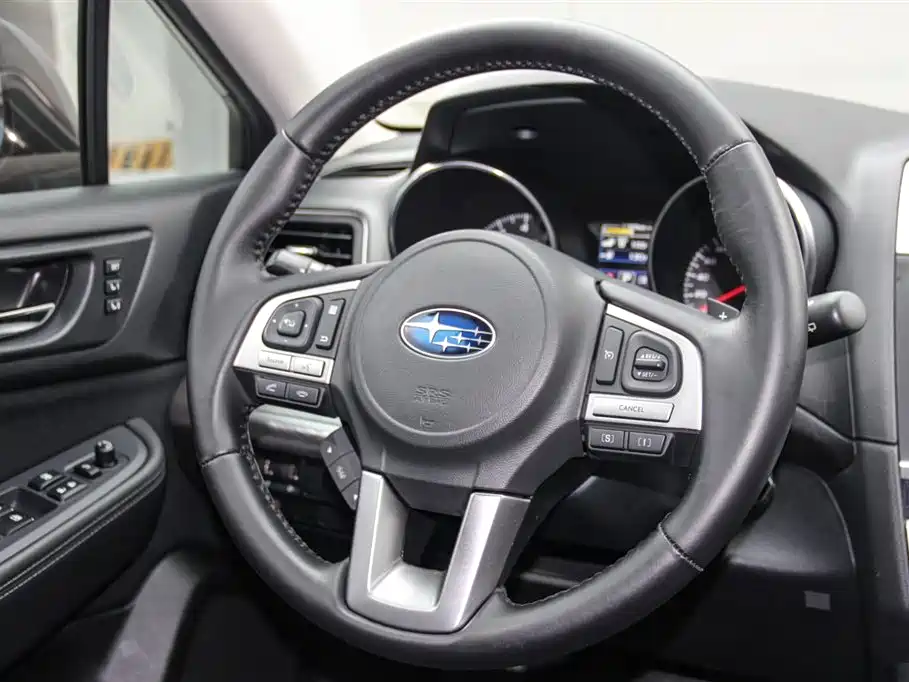 Subaru Outback 2015 2.5i Classic Edition фото 15