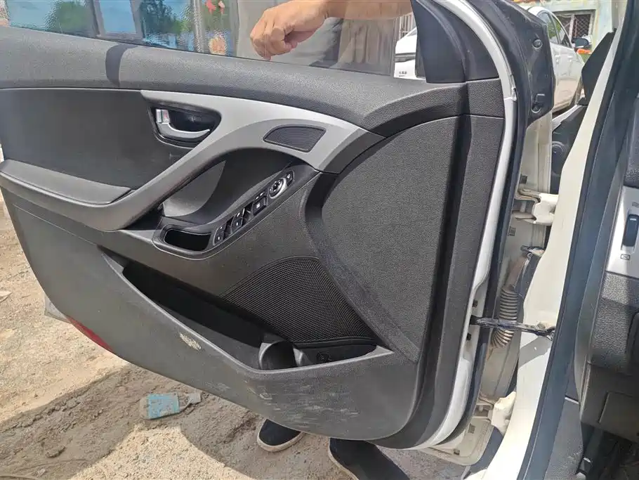 Hyundai Langdong 2016 1.6L Automatic Premium Edition фото 7