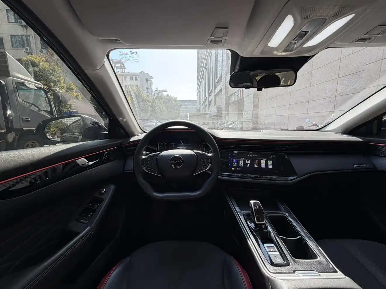 DONGFENG YI HYUN MAX