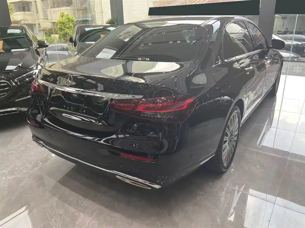 MERCEDES-BENZ E CLASS