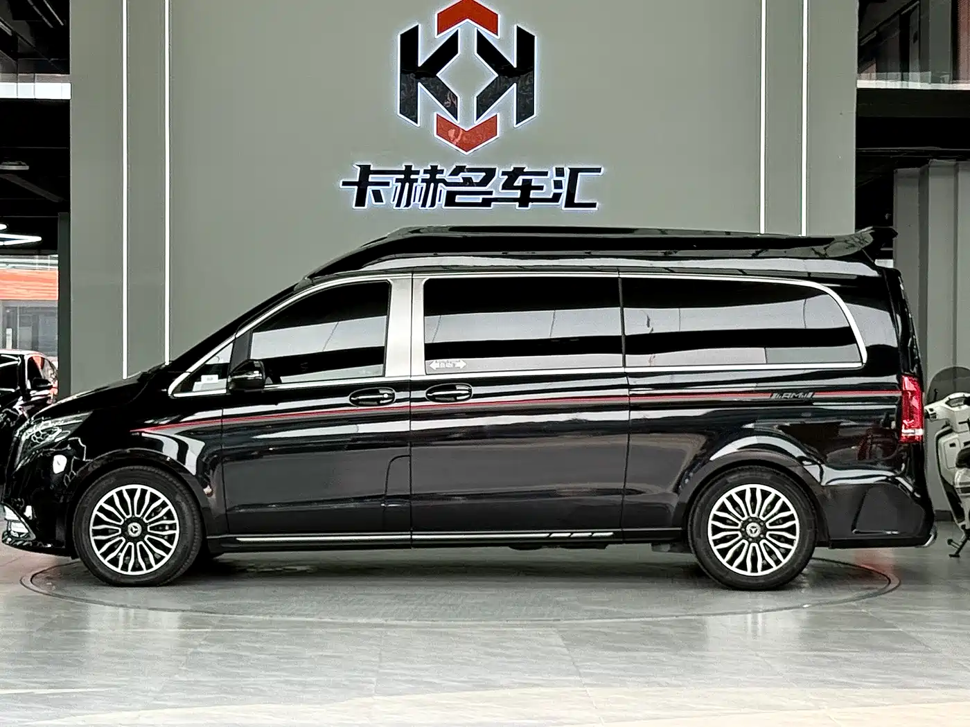 Mercedes-Benz V-Class 2021 V 260 L Long Wheelbase Luxury Edition фото 4
