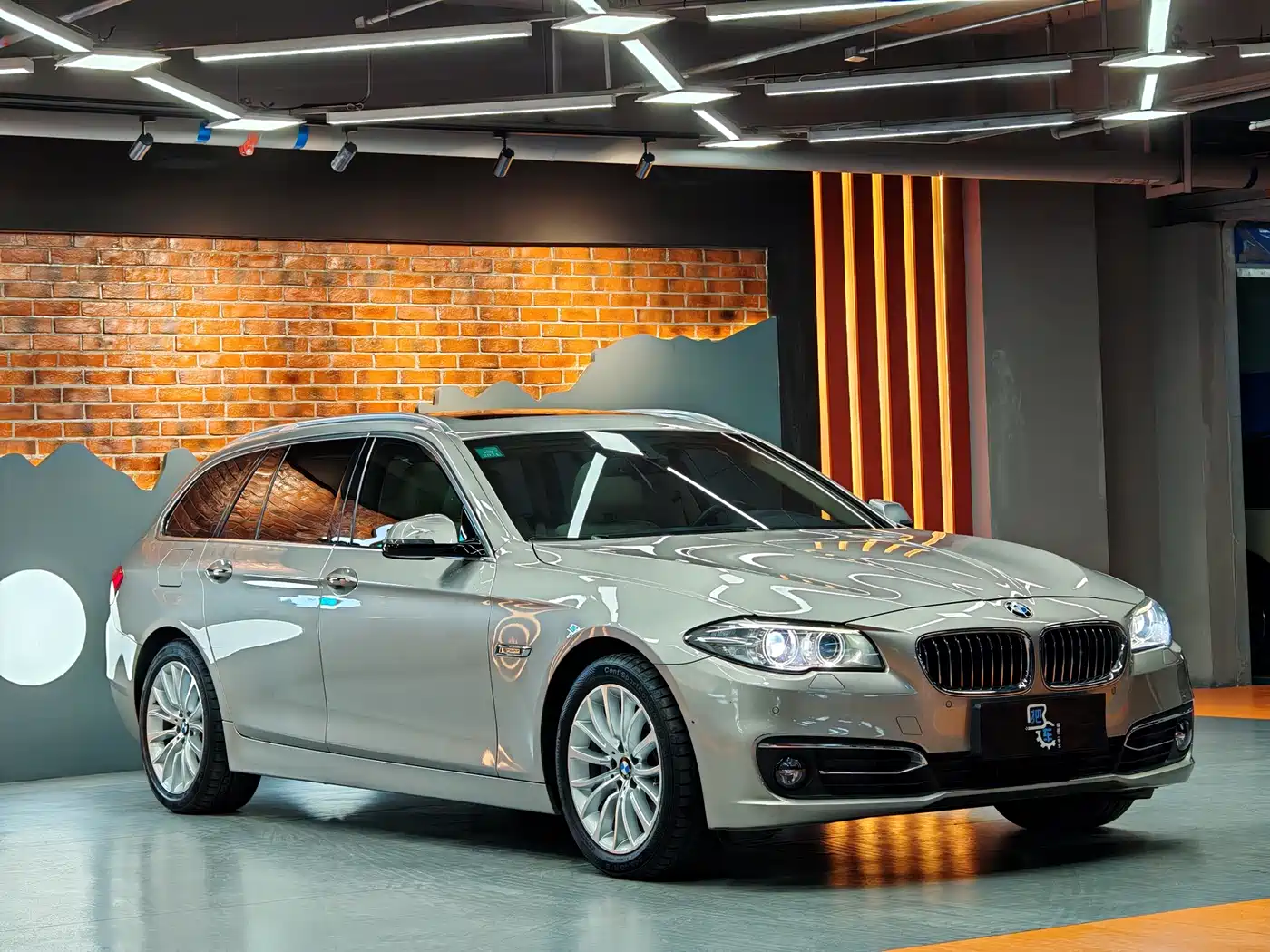 BMW 5 Series (Import) 2014 528i xDrive M Sport Wagon фото 3