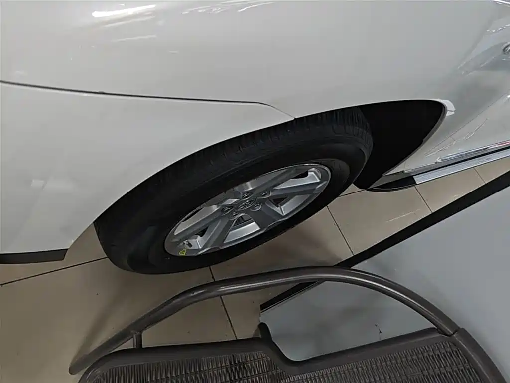 Toyota Highlander 2012 2.7L 2WD 5-seater Elite Edition фото 23