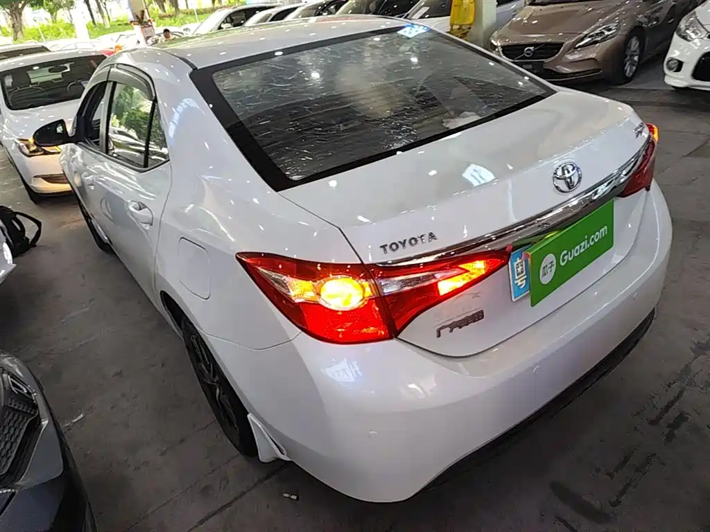 Toyota Levin 2014 1.6G-L CVT Premium Edition фото 5