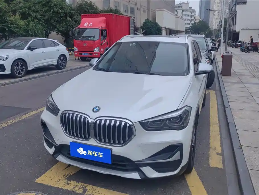BMW X1 2021 sDrive20Li Fashion фото 2