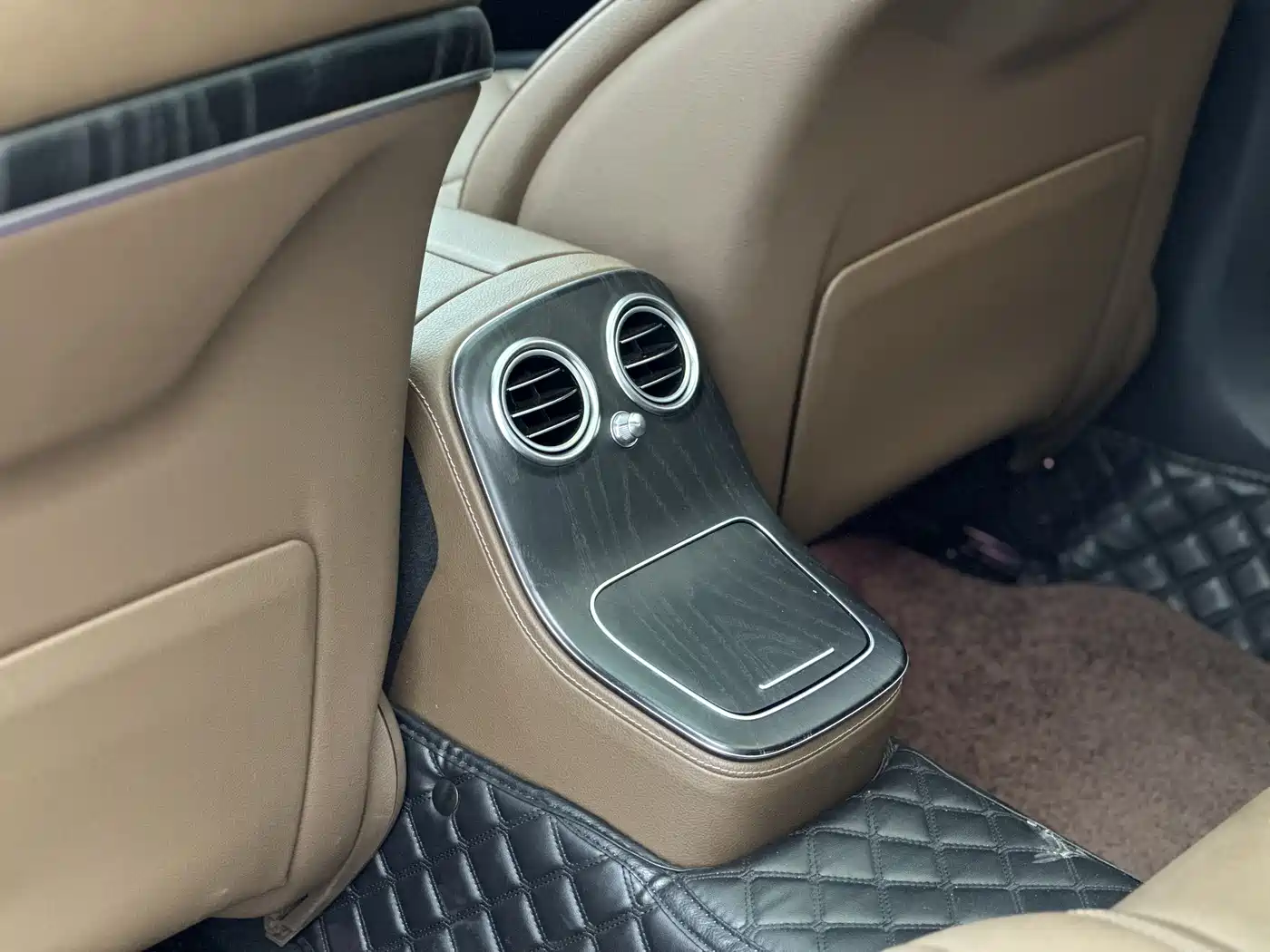 Mercedes-Benz E-Class 2023 E 300 L Sport Fashion фото 10