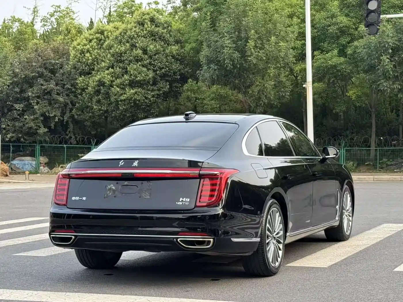 Hongqi H9 2022 2.0T Smart Connect Flag Enjoy Edition фото 7