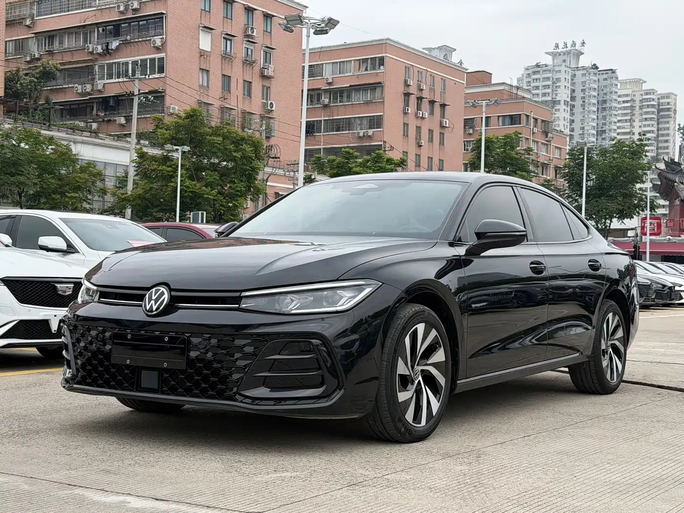 Фото 1 - Volkswagen Passat