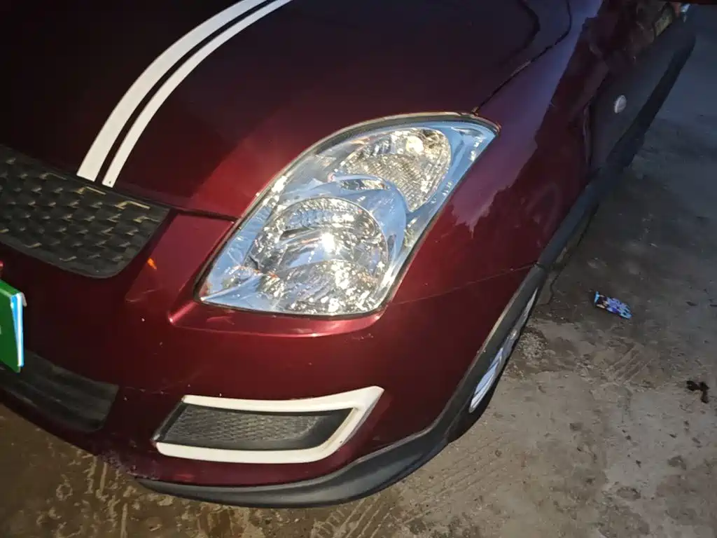 Фото 24 - Suzuki Swift