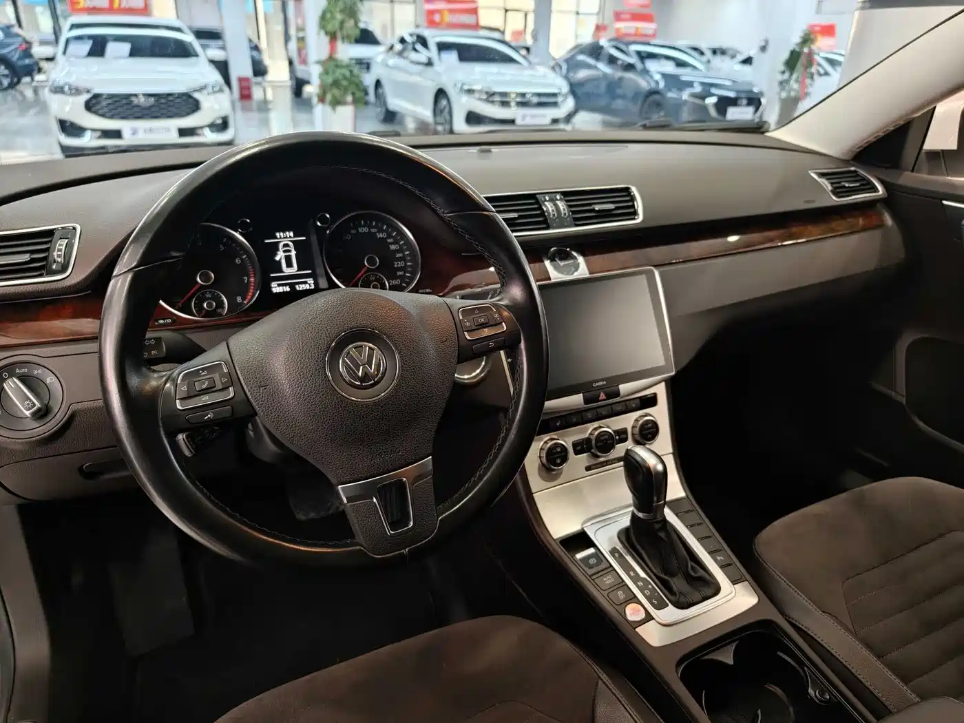 Volkswagen Magotan (Import) 2012 Wagon 2.0TSI Comfort фото 6