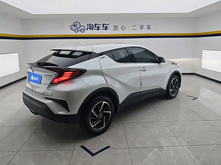 Toyota C-HR 2024 2023 Model 2.0L Luxury Edition