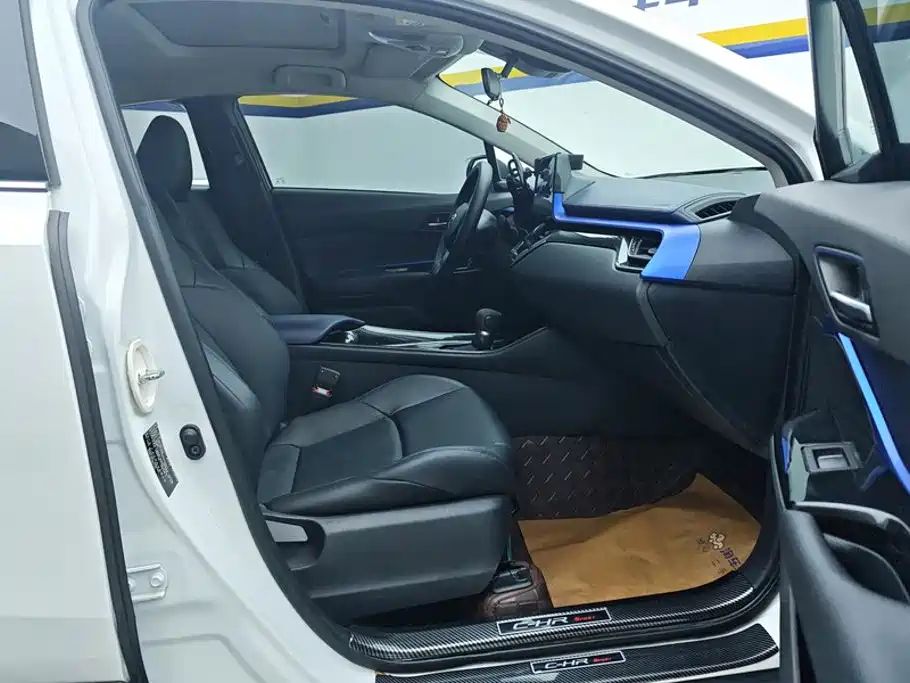 Toyota C-HR 2024 2023 Model 2.0L Luxury Edition