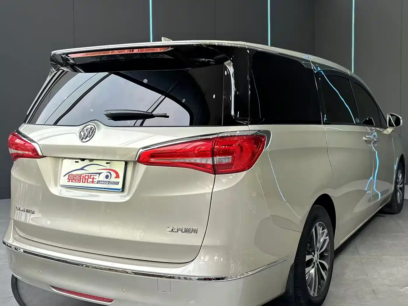 Buick GL8 2018 ES 28T Luxury Type China VI фото 6