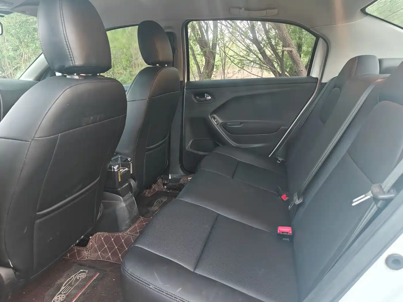 Peugeot 301 2016 1.6L Auto Comfort Edition фото 6