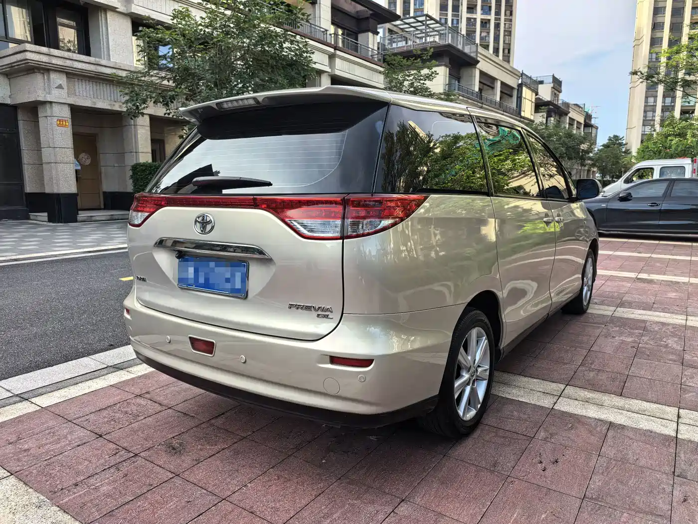Toyota Previa 2012 2.4L 7-Seater Luxury Edition фото 6
