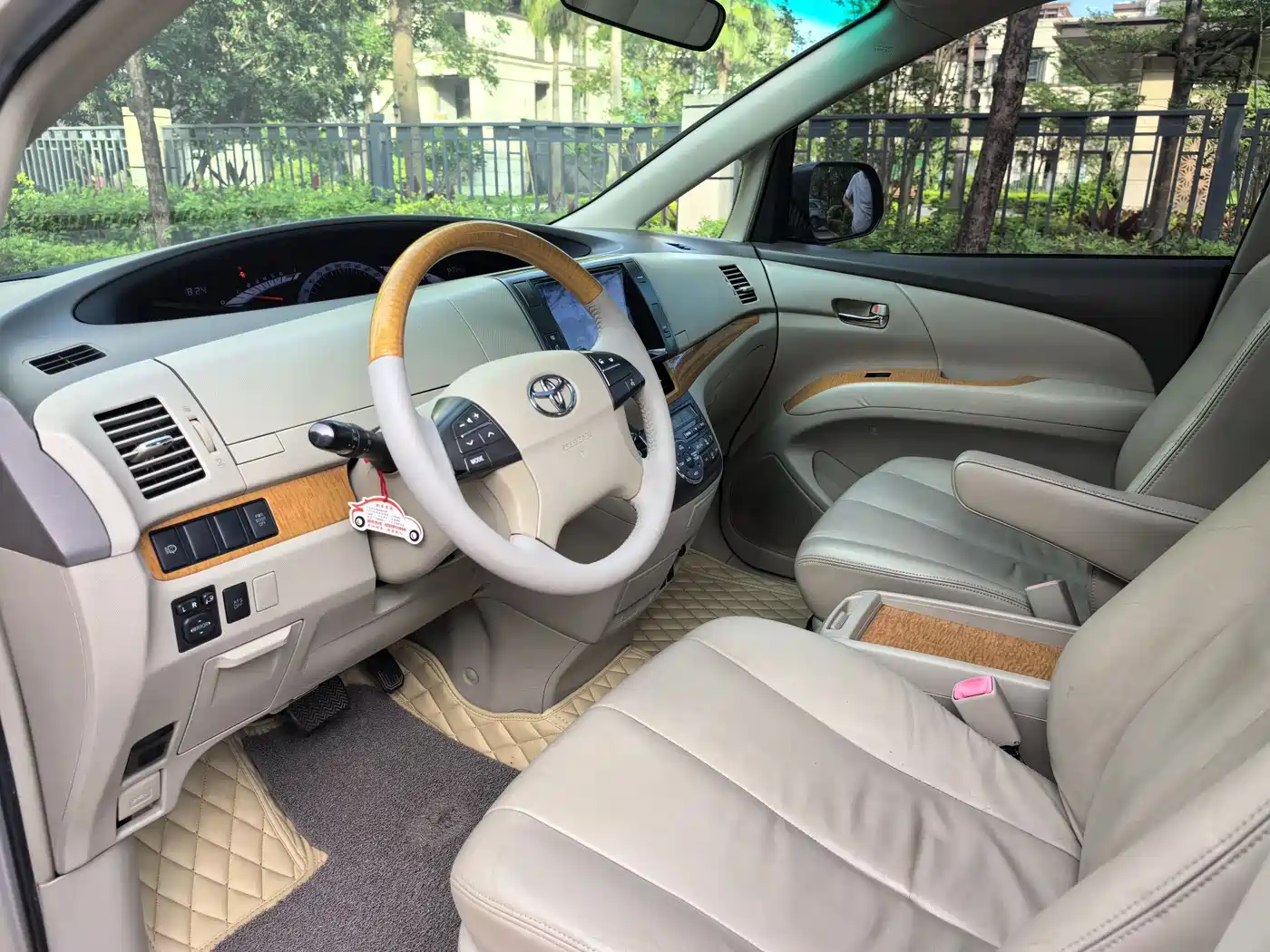 Toyota Previa 2012 2.4L 7-Seater Luxury Edition фото 13