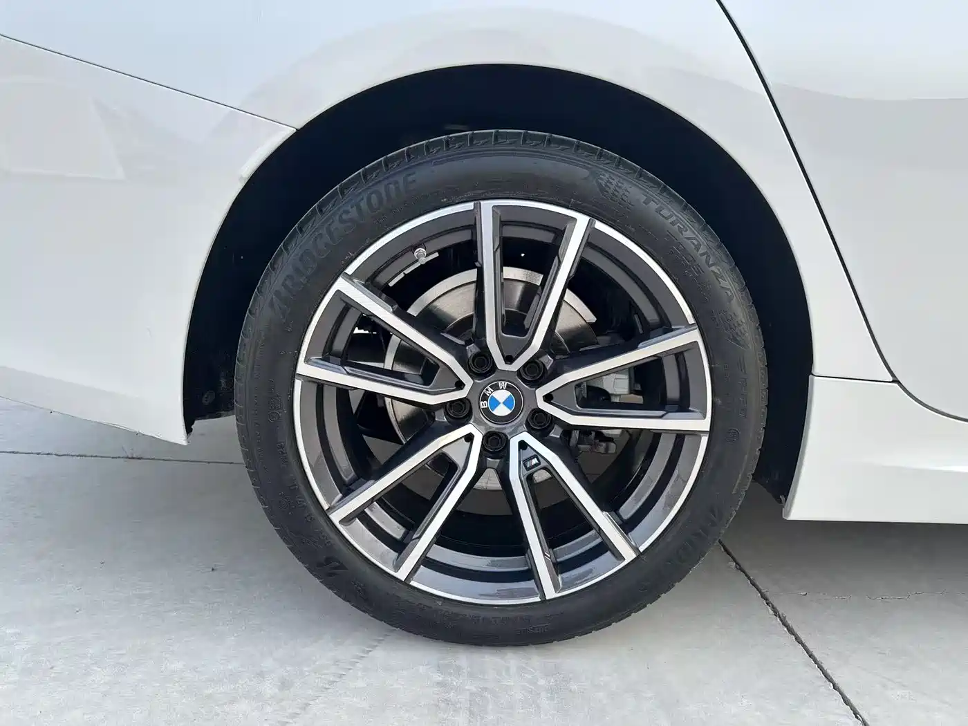 BMW 3 Series 2024 320Li M Sport Package фото 5