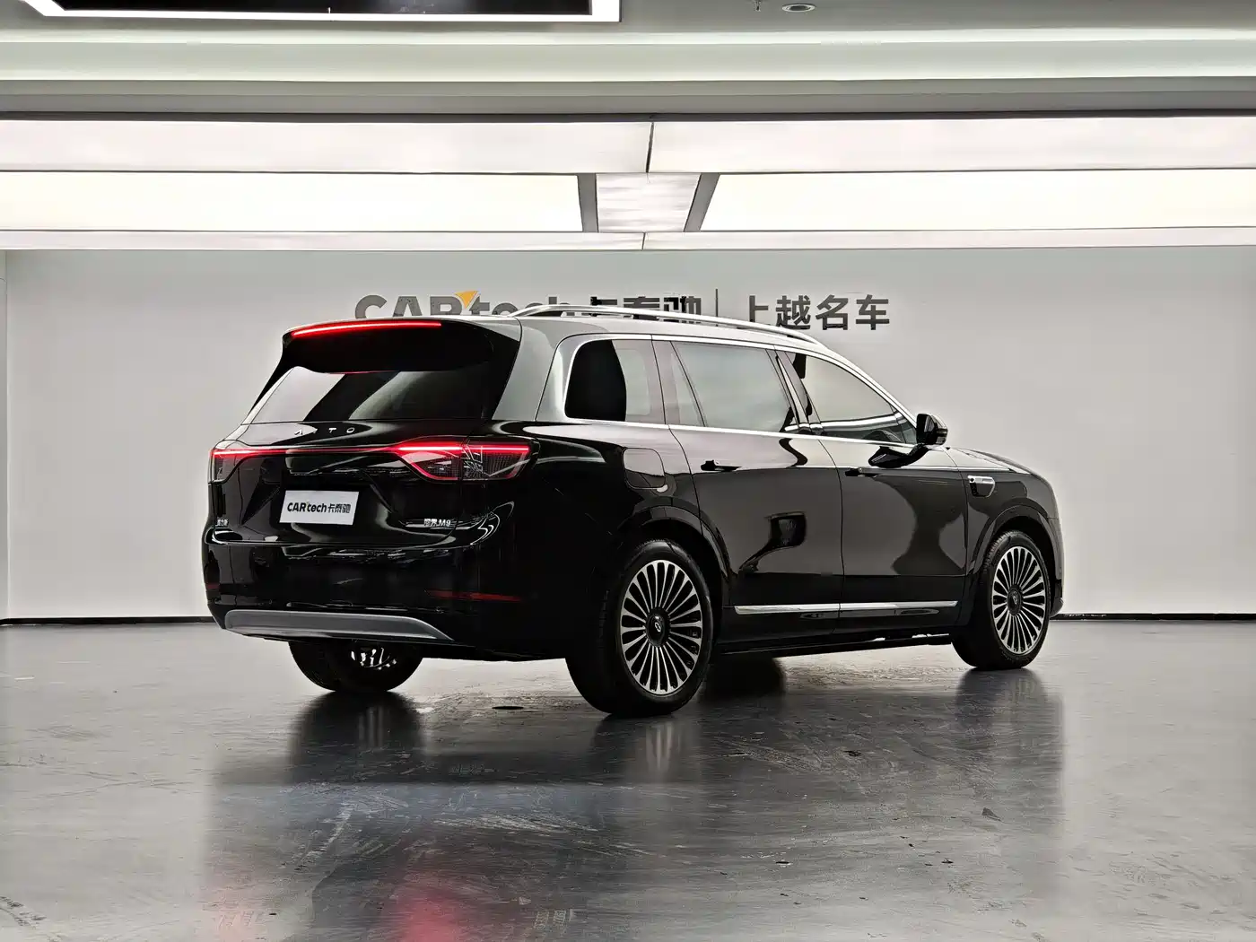 AITO Wenjie AITO M9 2025 Extended Range Ultra 52kWh 6-Seater фото 3