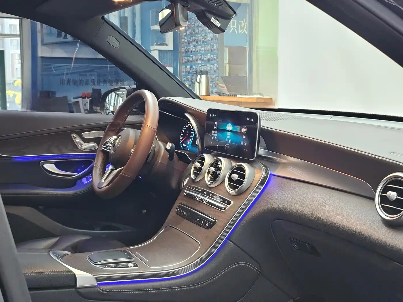 Mercedes-Benz GLC 2020 Facelift GLC 260 L 4MATIC Luxury фото 11