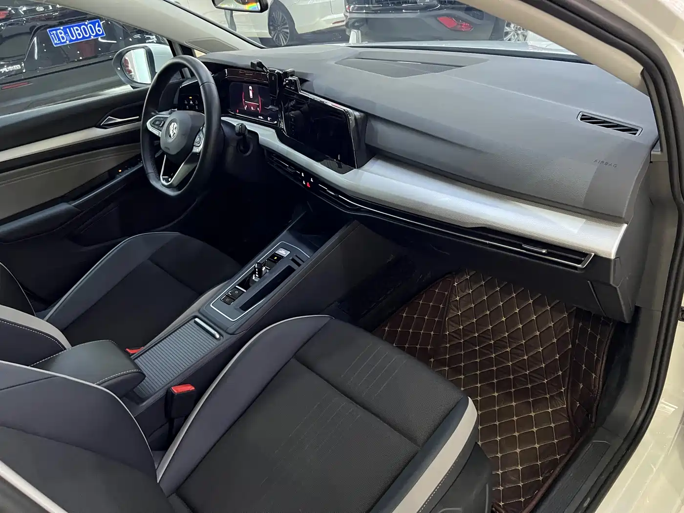 Volkswagen Golf 2023 280TSI DSG Pro фото 9
