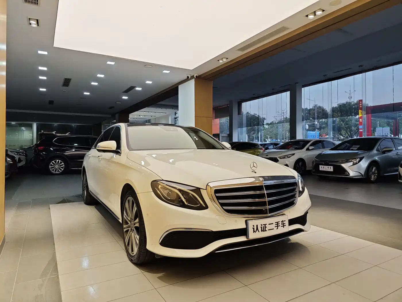 Mercedes-Benz E-Class 2016 E 300 L Fashion Type фото 4