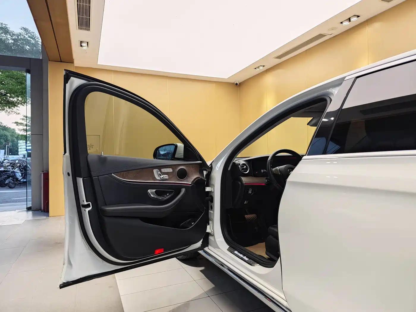 Mercedes-Benz E-Class 2016 E 300 L Fashion Type фото 7